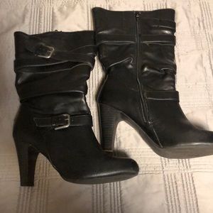 Black boots with heel